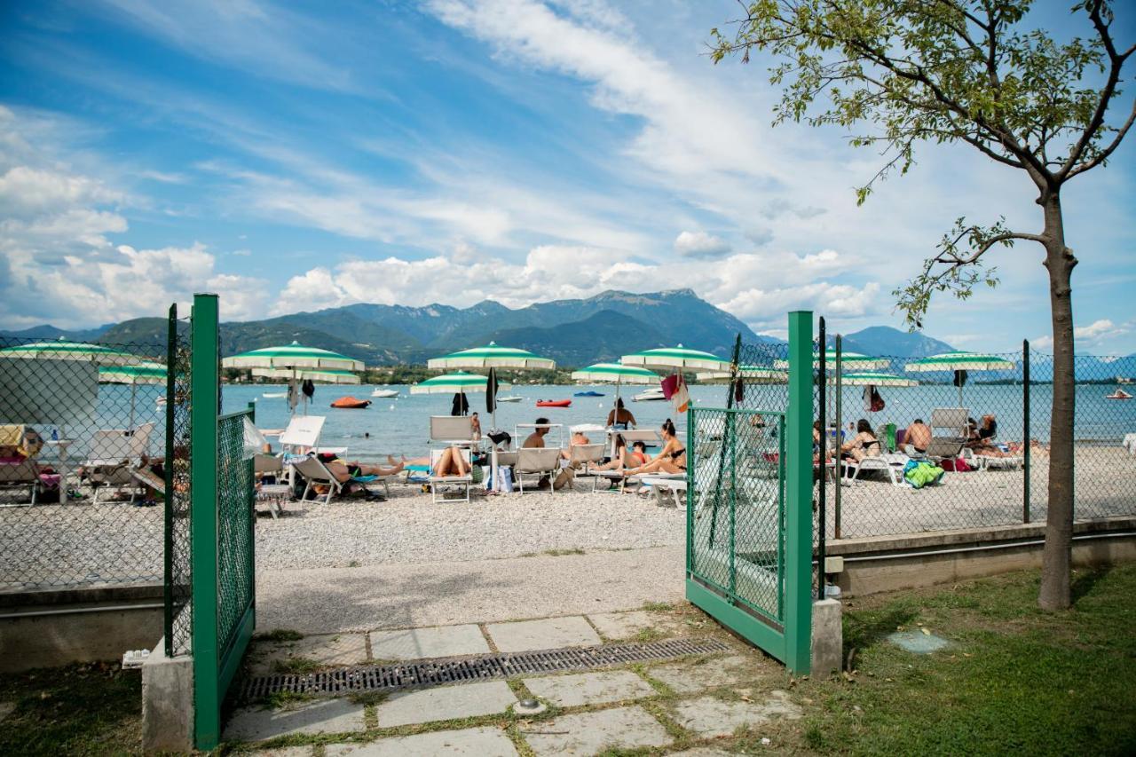 Albatross Mobile Homes On Camping Baia Verde マネルバ・デル・ガルダ エクステリア 写真